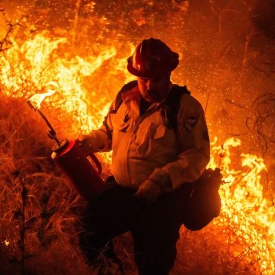 Thousands told to leave homes as wildfire spreads in California